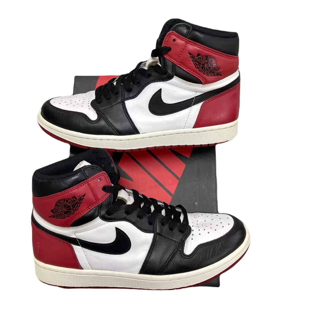 Air Jordan 1 Retro High OG ‘Black Toe’ 2016