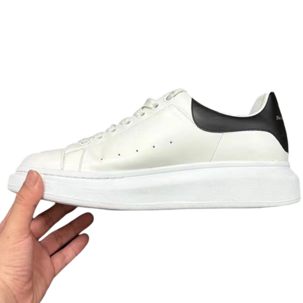 ALEXANDER MCQUEEN OVERSIZED SNEAKER ‘WHITE BLACK’