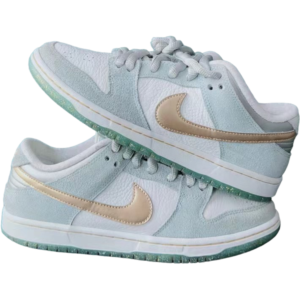NIKE X SEAN CLIVER DUNK LOW SB ‘HOLIDAY SPECIAL’
