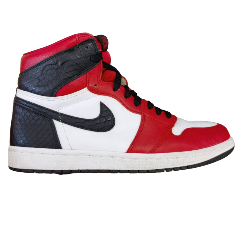 NIKE WMNS AIR JORDAN 1 RETRO HIGH OG ‘SATIN BLACK TOE’