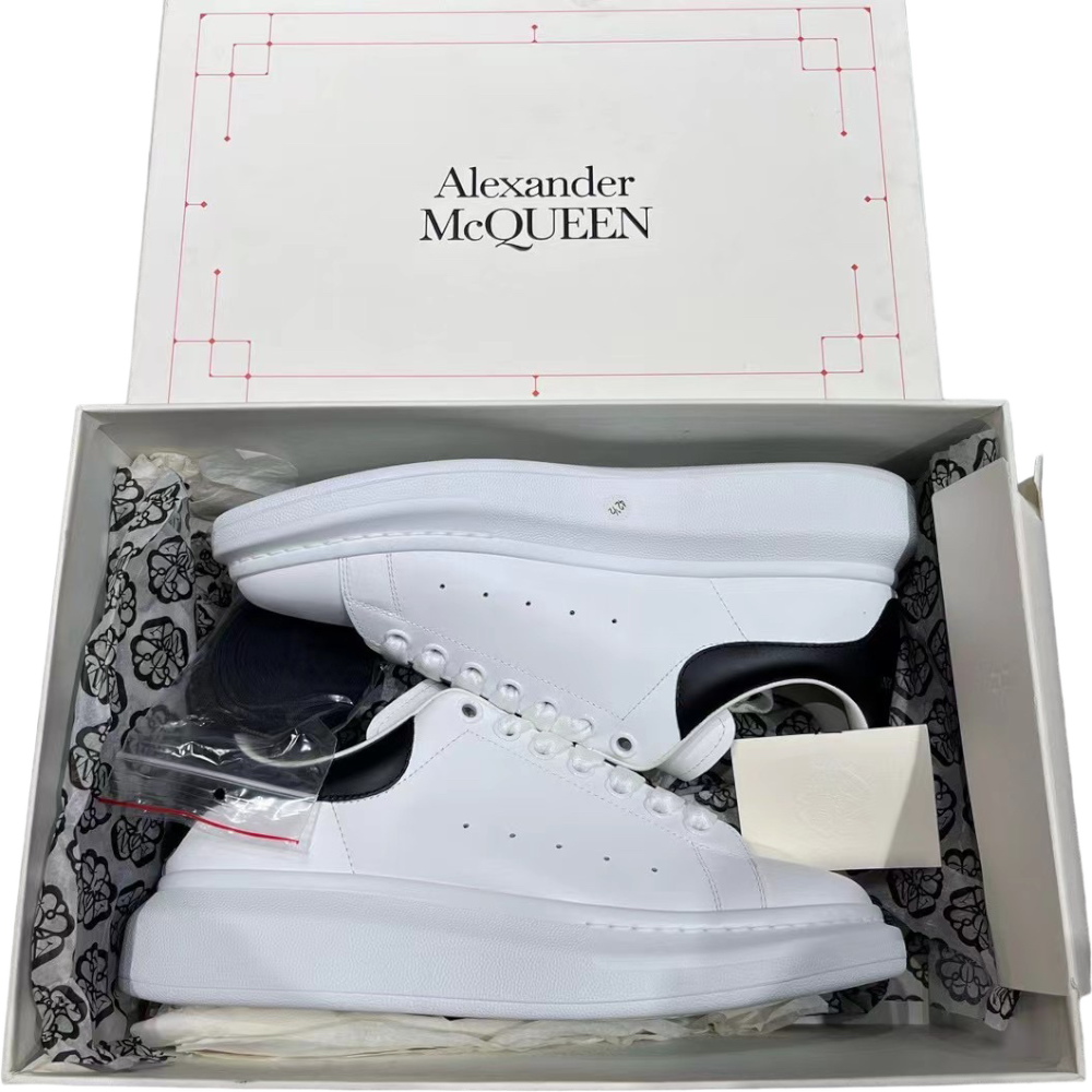 ALEXANDER MCQUEEN OVERSIZED SNEAKER ‘WHITE BLACK’