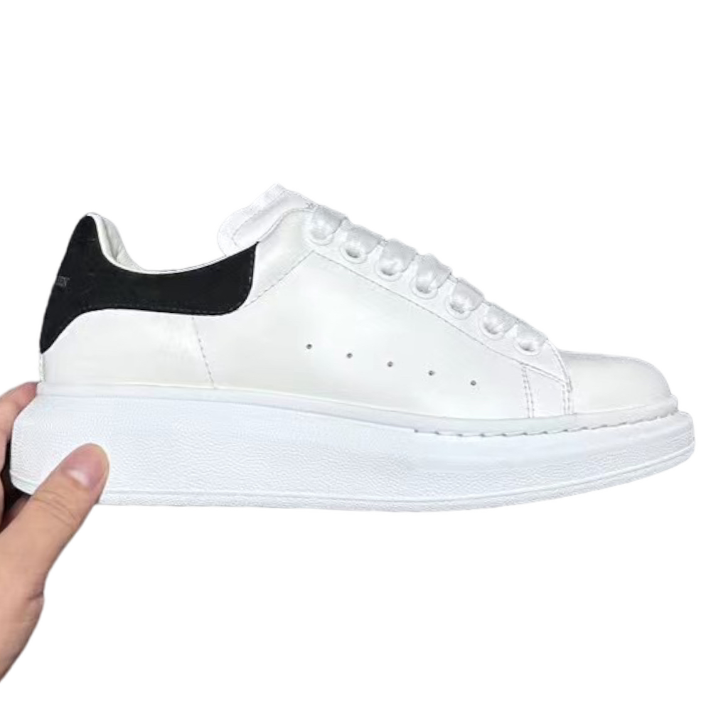 ALEXANDER MCQUEEN OVERSIZED SNEAKER ‘WHITE BLACK’