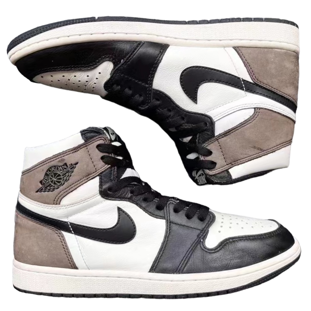 NIKE AIR JORDAN 1 RETRO HIGH OG ‘DARK MOCHA’