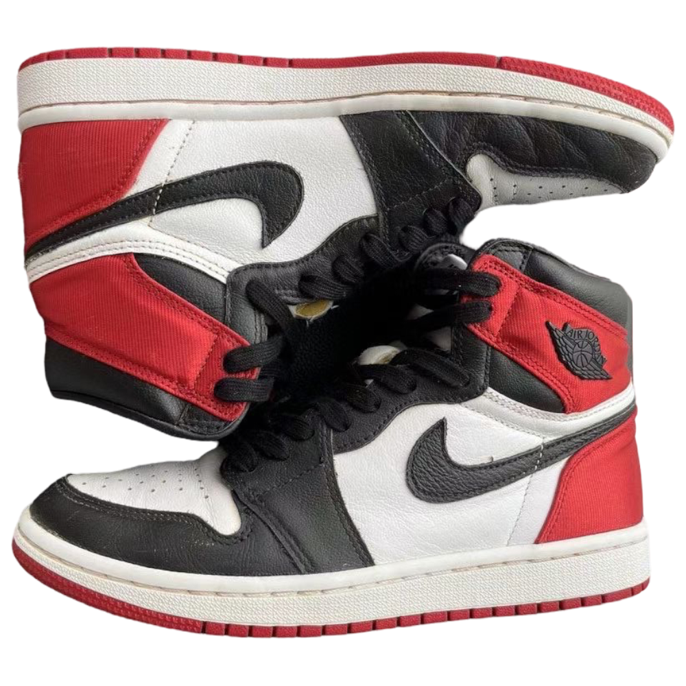 NIKE WMNS AIR JORDAN 1 RETRO HIGH OG ‘SATIN BLACK TOE’