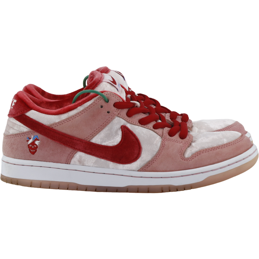 NIKE X STRANGELOVE DUNK LOW SB VALENTINE’S DAY’