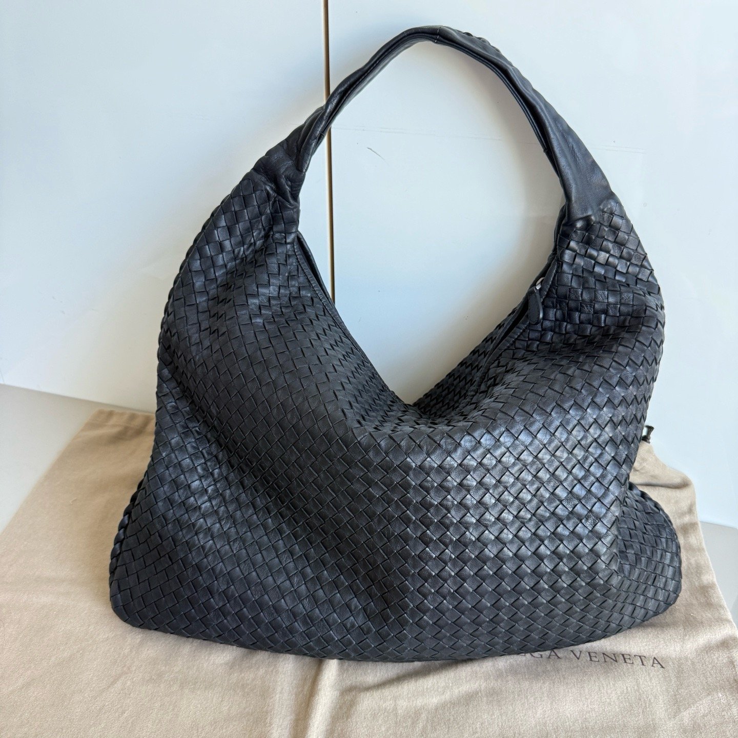 Bottega Veneta Large Hobo Bag in Black