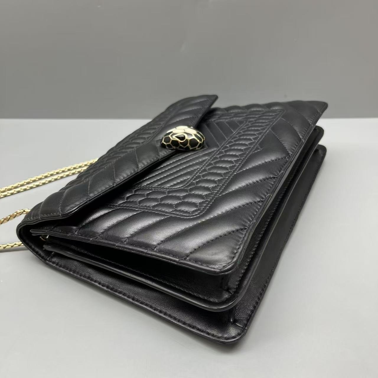 946d1490.jpg