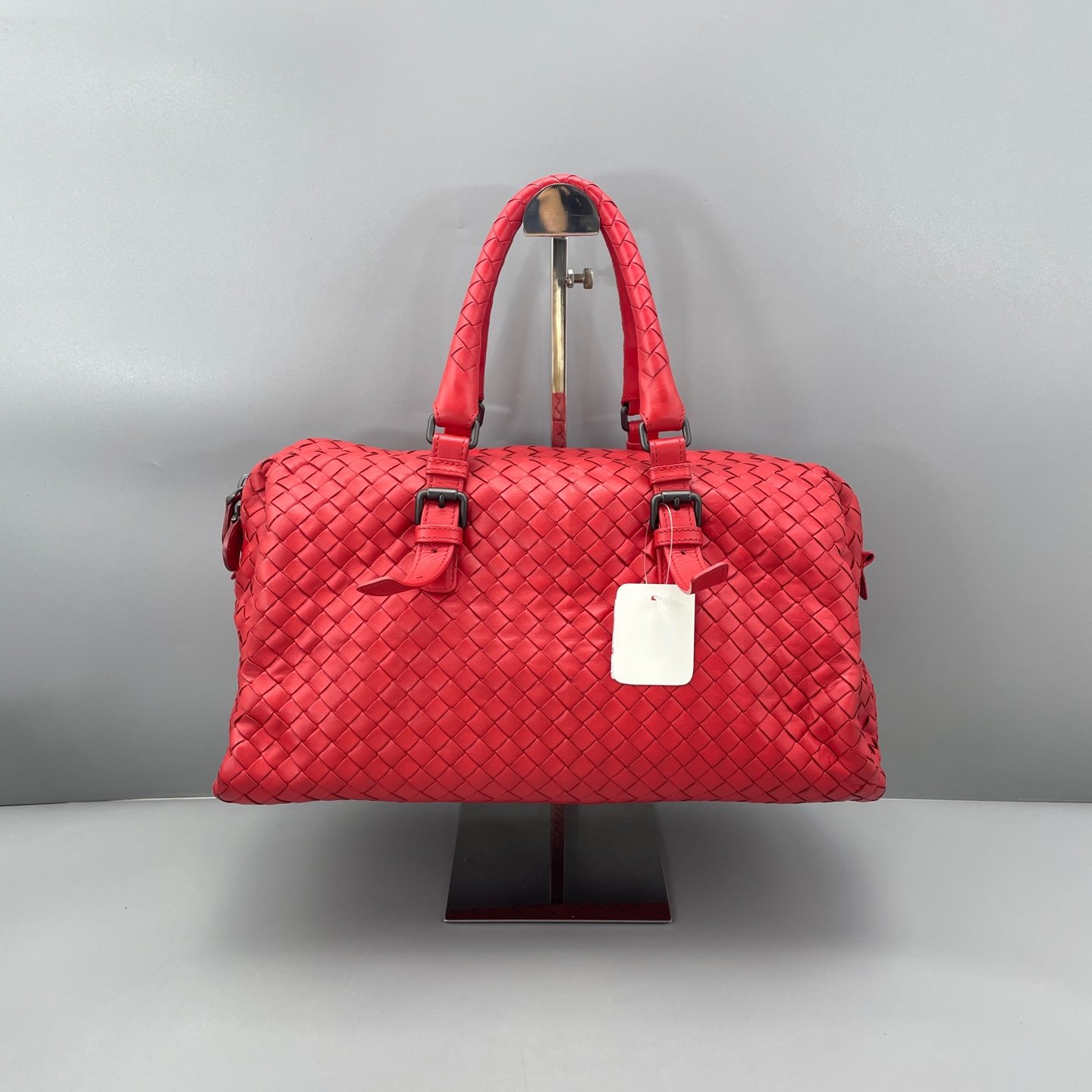 Bottega Veneta Boston Bag in Red